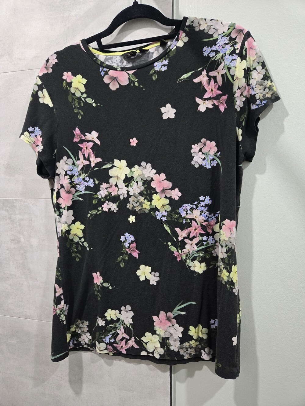 Ted Baker Black Floral Tee - Size 5 (US 12-14)